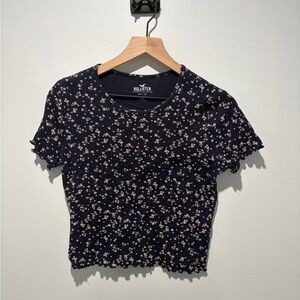 Hollister Navy and Tan Floral Baby Tee Cropped Shirt M